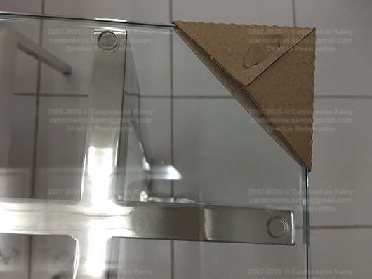 Cantoneiras de papelao utilizada para embalar mesas de vidro